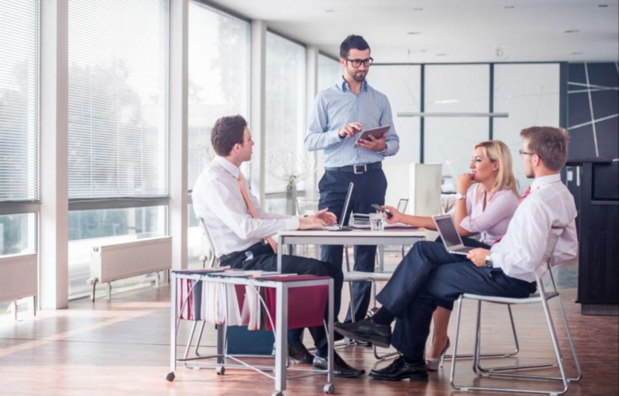 Intervenant furnovalex lors d'un webinaire de planification financière